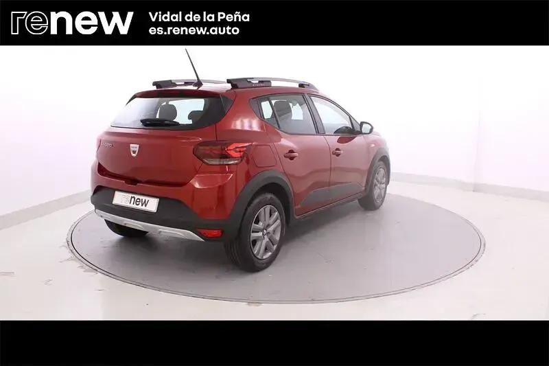 Usado Dacia Sandero Comfort 100 CV (73 kW) 2021 Rojo Berlina
