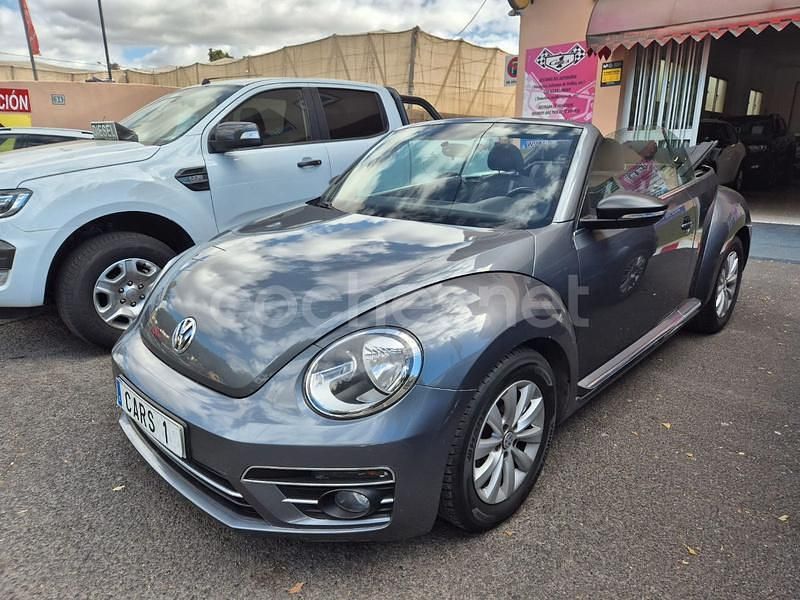 Usado VW Beetle 105 CV (77 kW) 2018 Gris / plata Utilitario