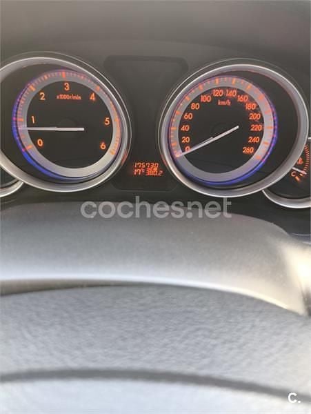 Usado Mazda 6 Luxury 140 CV (102 kW) 2008 Granate Berlina