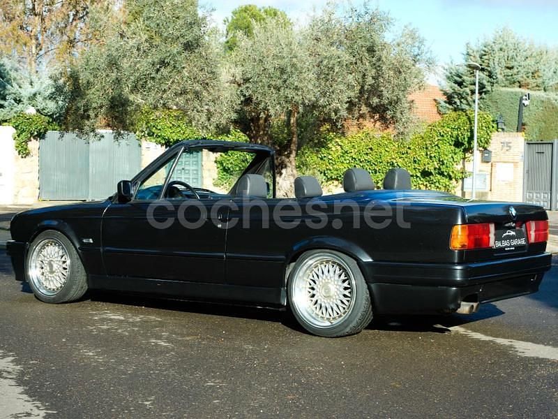 Usado BMW 325 Cabriolet Comfort Edition 170 CV (125 kW) 1988 Gris / plata Descapotable
