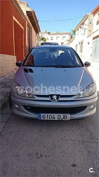 Usado Peugeot 206 90 CV (66 kW) 2005 Azul Berlina