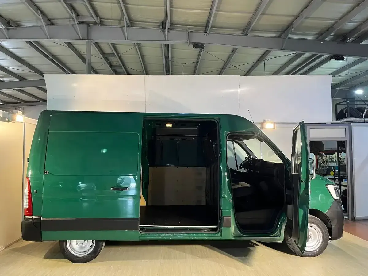 Usado Renault Master 135 CV (99 kW) 2021 Verde Monovolumen