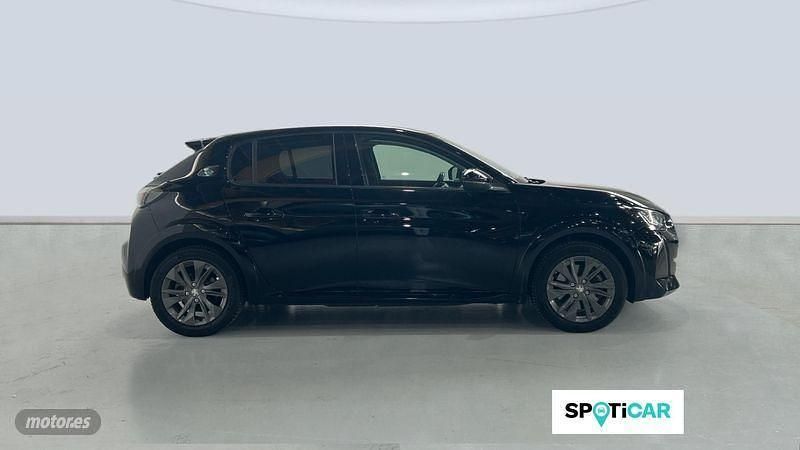 Usado Peugeot e-208 Allure 100 kW (136 CV) 2021 Negro Utilitario