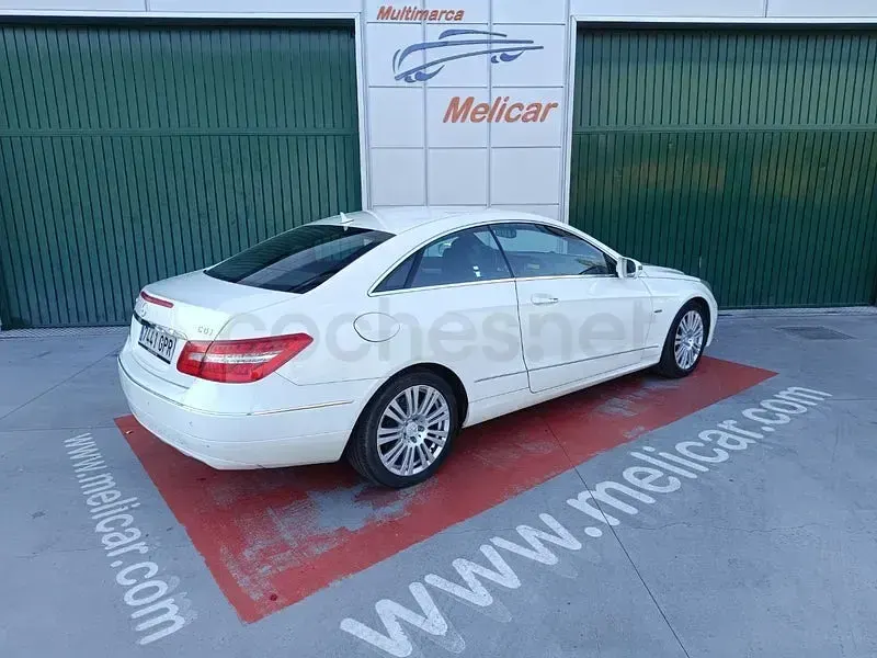 Usado Mercedes E250 Elegance 204 CV (150 kW) 2009 Blanco Coupe