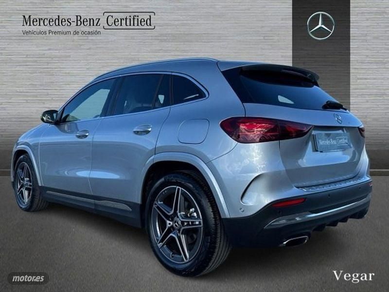 Usado Mercedes GLA200 150 CV (110 kW) 2025 Gris / plateado SUV