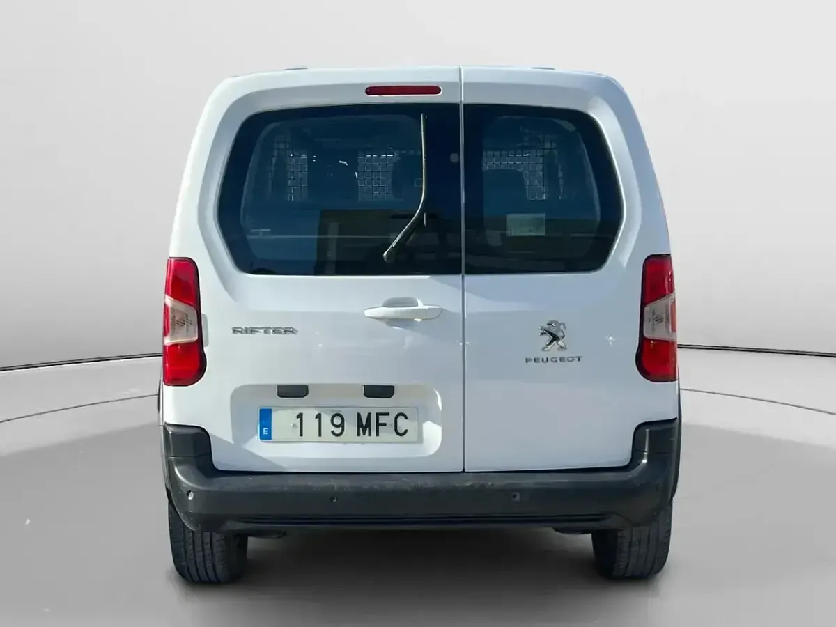 Usado Peugeot Rifter Business-Line 100 CV (73 kW) 2022 Blanco Monovolumen