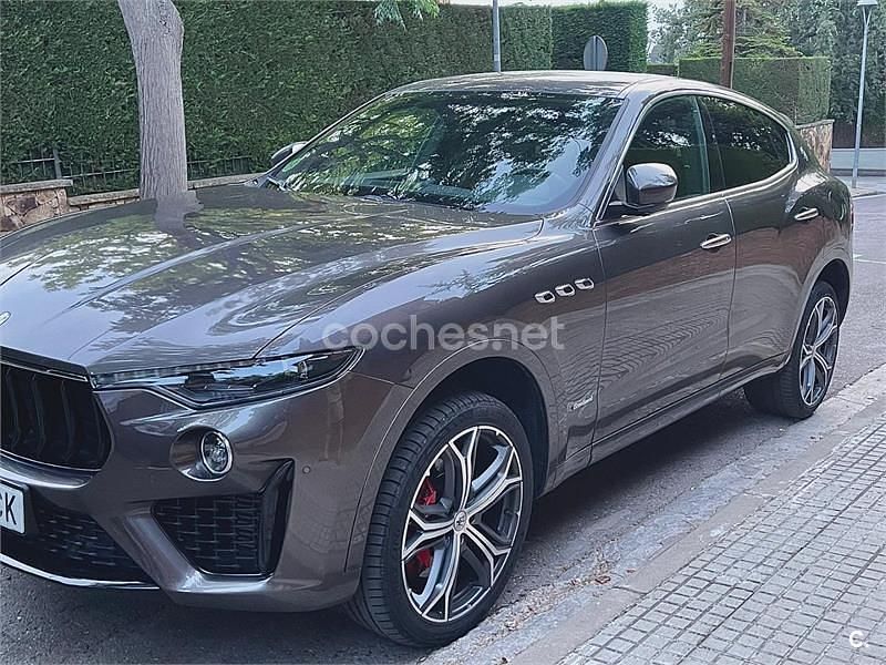 Gris / plata Usado 2019 Maserati Levante SUV | 44.000 € (Precio justo) - Imagen 1/4