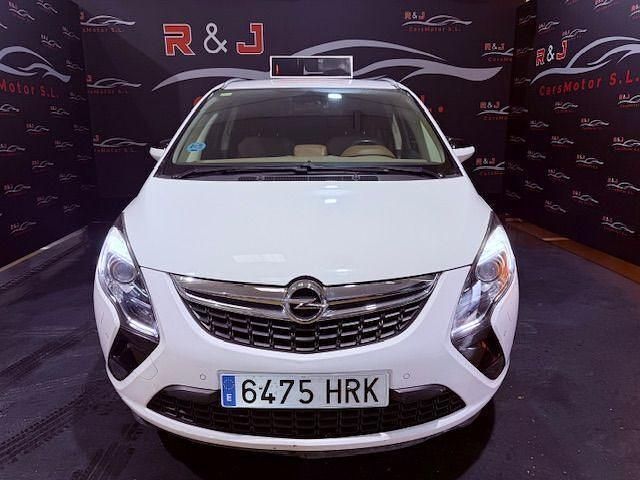 Usado Opel Zafira Tourer Excellence 140 CV (102 kW) 2013 Blanco Monovolumen