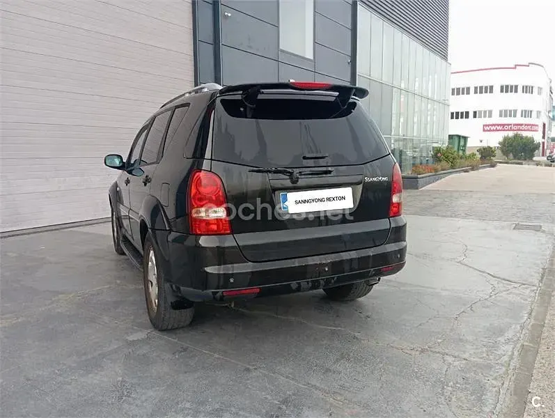 Usado SsangYong Rexton II 165 CV (121 kW) 2007 Negro SUV