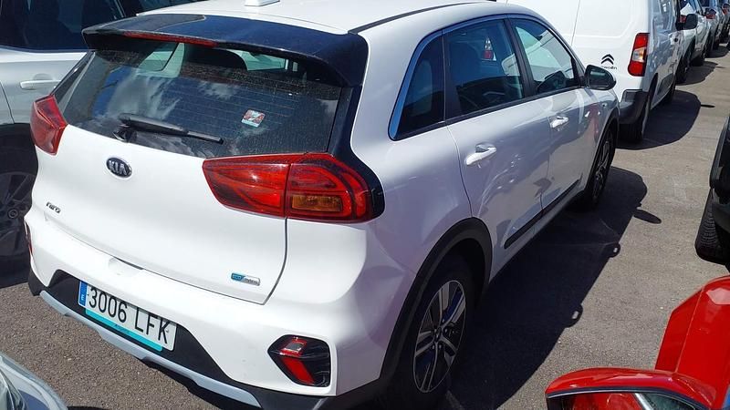 Usado Kia Niro 141 CV (103 kW) 2020 Blanco SUV