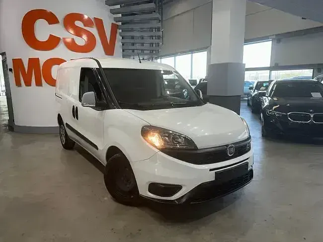 Używany Fiat Doblò 95 KM (69 kW) 2022 Biały Minivan