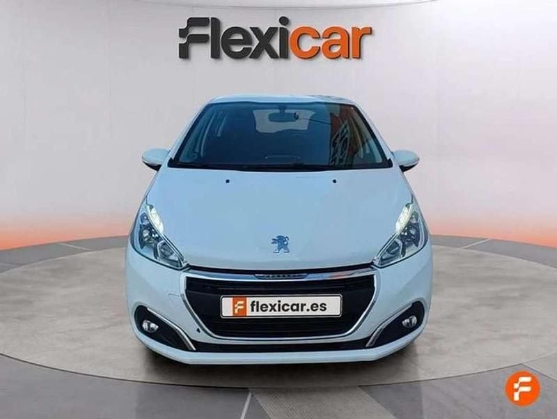 Usado Peugeot 208 Active 82 CV (60 kW) 2019 Blanco Utilitario