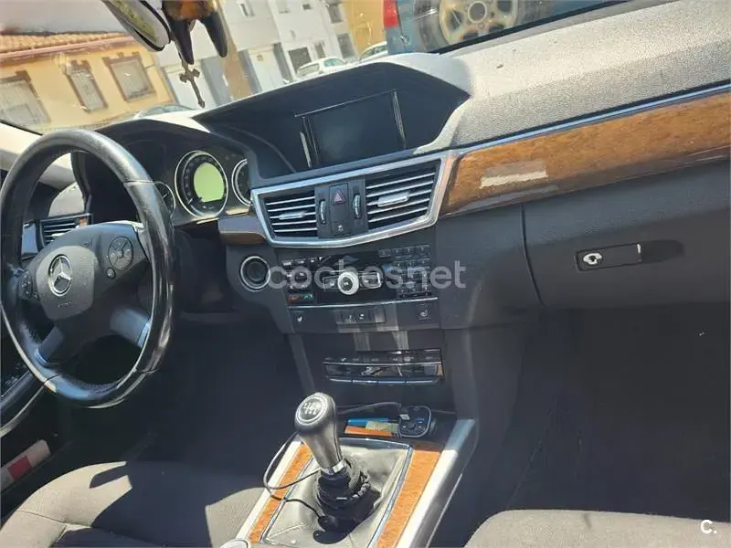 Usado Mercedes E220 170 CV (125 kW) 2010 Negro Berlina