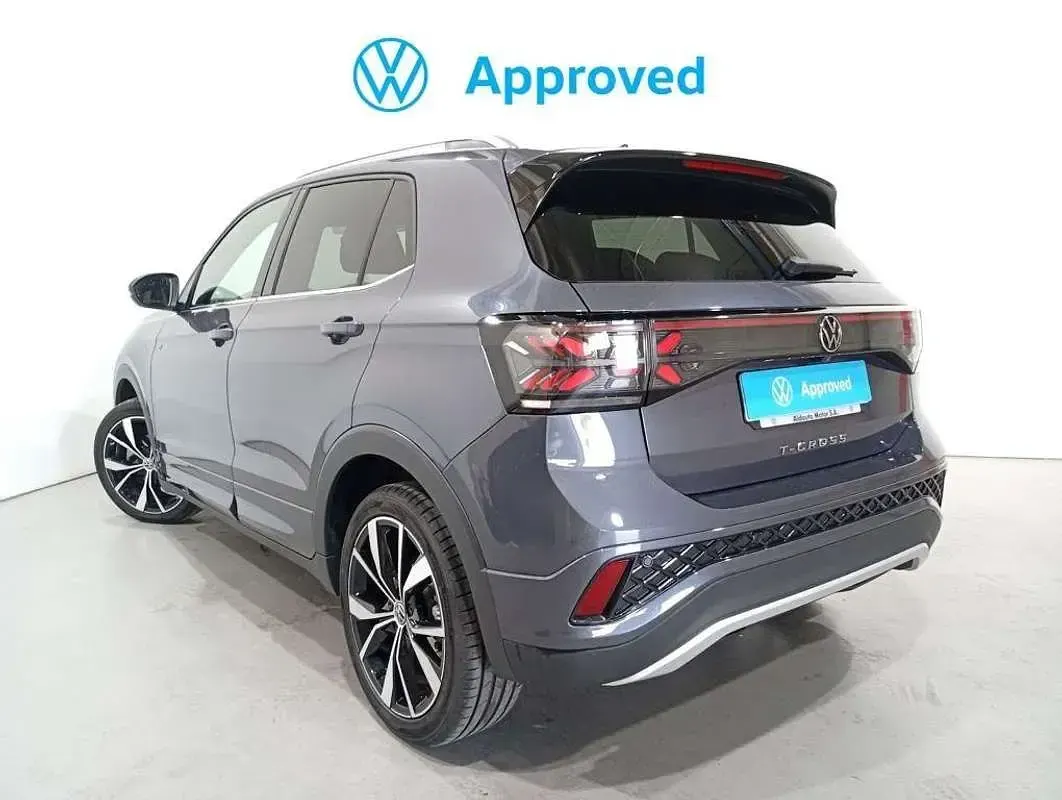 Usado VW T-Cross R-line 150 CV (110 kW) 2024 Gris SUV