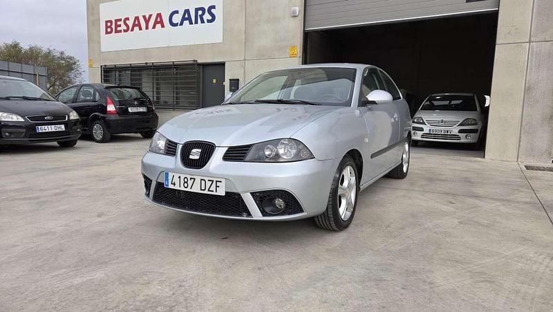 Usado Seat Ibiza Stylance 100 CV (73 kW) 2006 Gris Utilitario