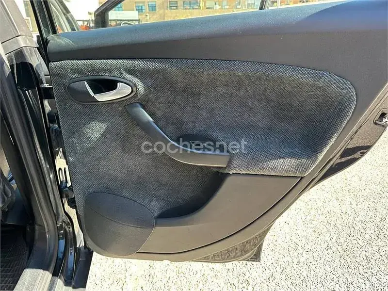 Usado Seat Altea I-Tech 105 CV (77 kW) 2014 Negro Monovolumen