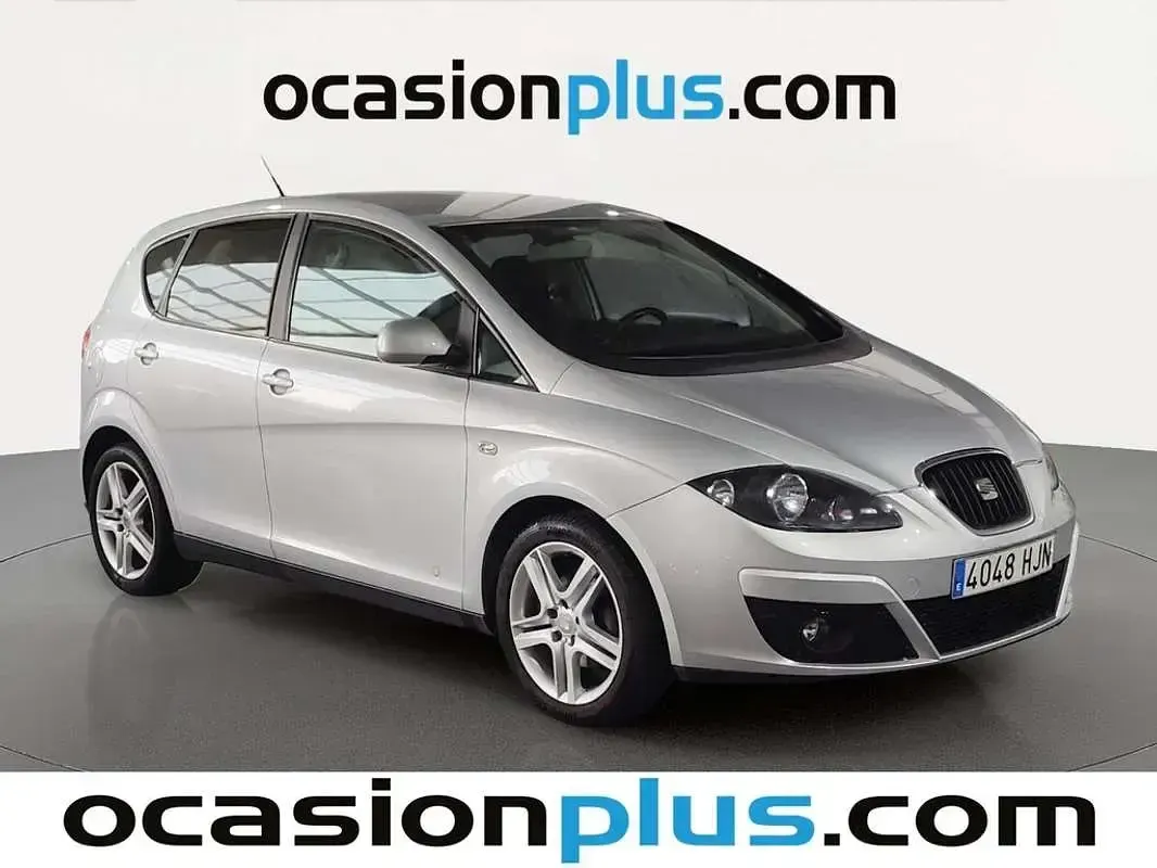 Usado Seat Altea Style 105 CV (77 kW) 2012 Gris Monovolumen