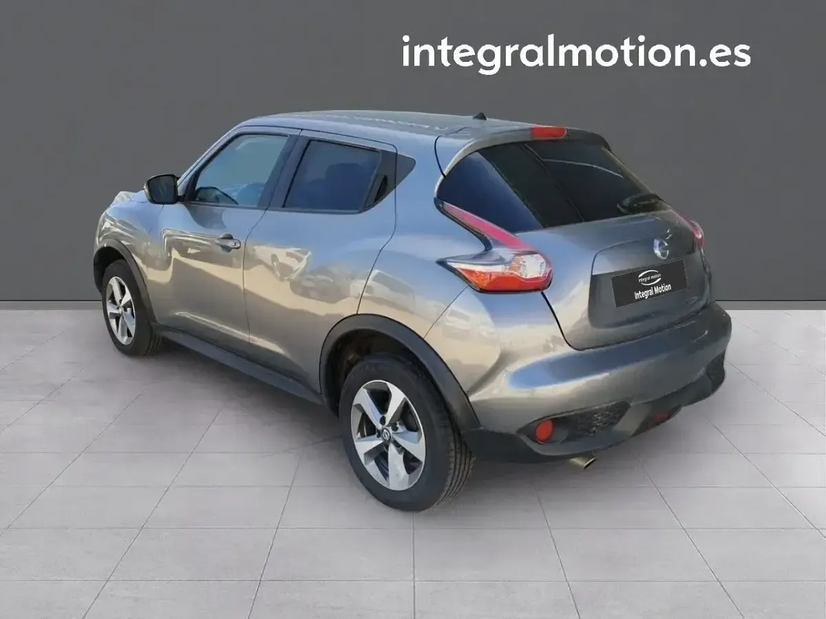 Usado Nissan Juke Visia 110 CV (80 kW) 2019 Gris SUV