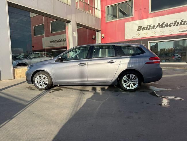 Usado Peugeot 308 SW Active 130 CV (95 kW) 2021 Gris Familiar