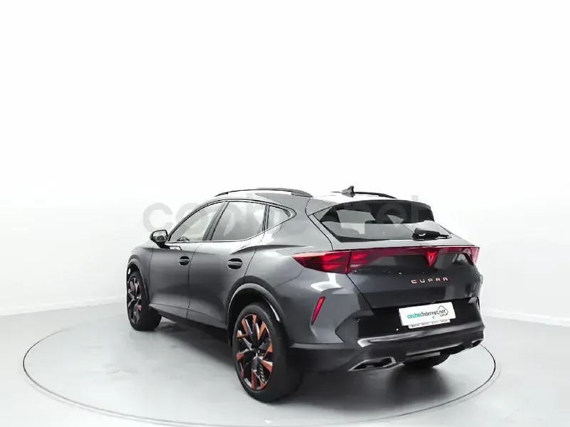 Usado Cupra Formentor 150 CV (110 kW) 2024 Gris / plata SUV