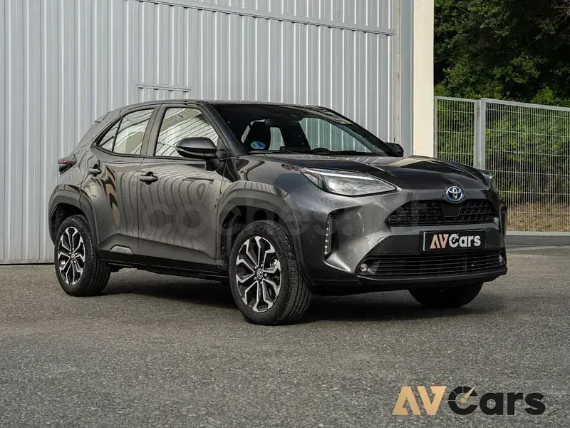 Usado Toyota Yaris Cross Active 116 CV (85 kW) 2022 Gris / plata SUV