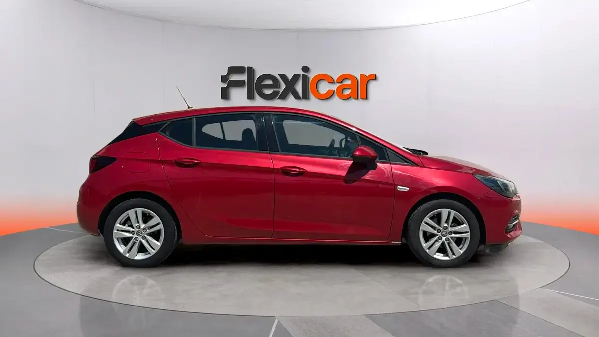 Usado Opel Astra GS Line 110 CV (80 kW) 2020 Rojo Berlina
