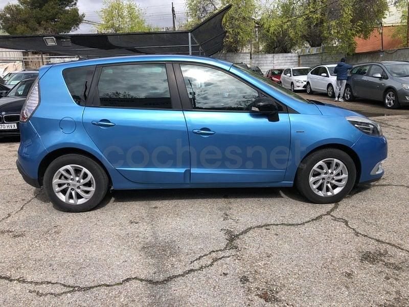 Usado Renault Scénic III Bose Edition 130 CV (95 kW) 2015 Azul Monovolumen