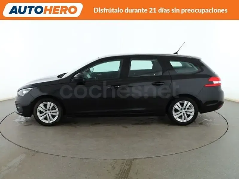 Usado Peugeot 308 SW Active 100 CV (73 kW) 2017 Negro Familiar
