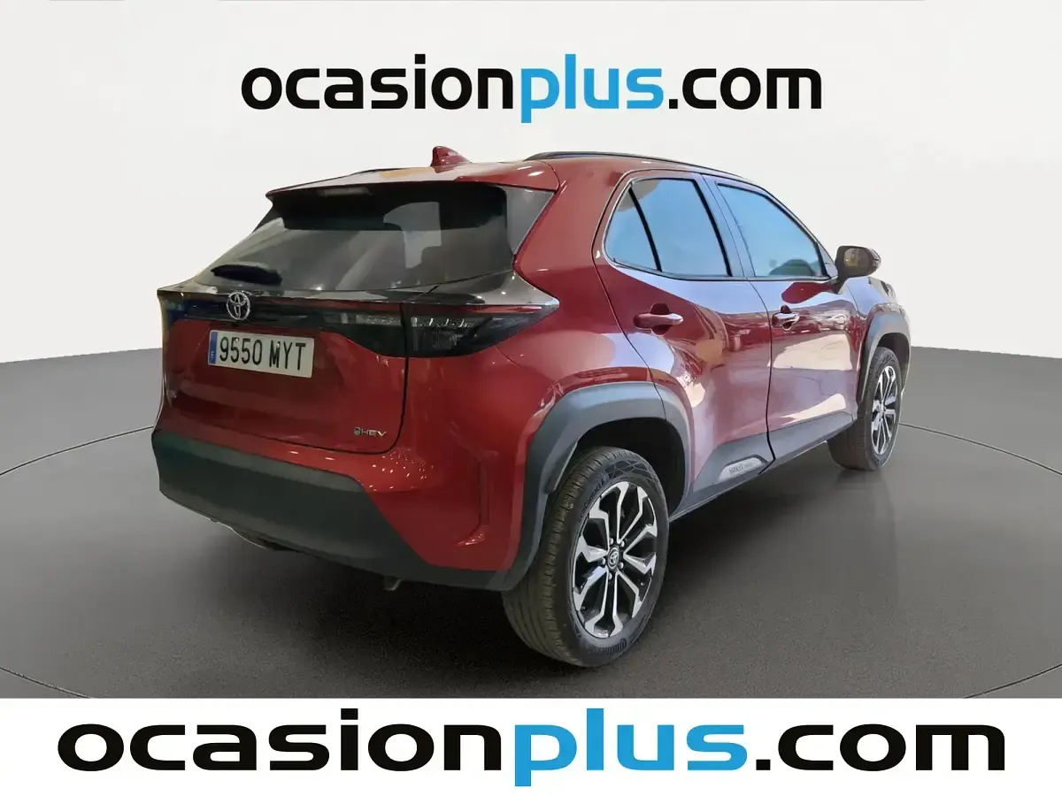 Usado Toyota Yaris Cross Active 116 CV (85 kW) 2025 Rojo SUV