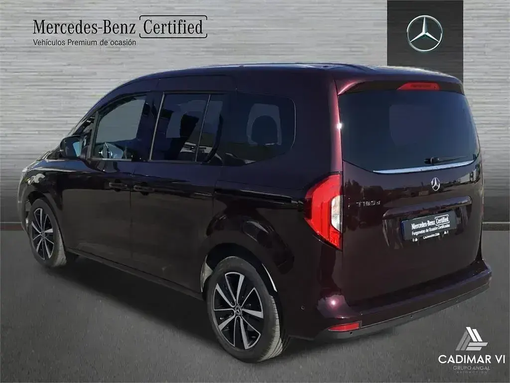 Usado Mercedes T180 116 CV (85 kW) 2024 Rojo Monovolumen