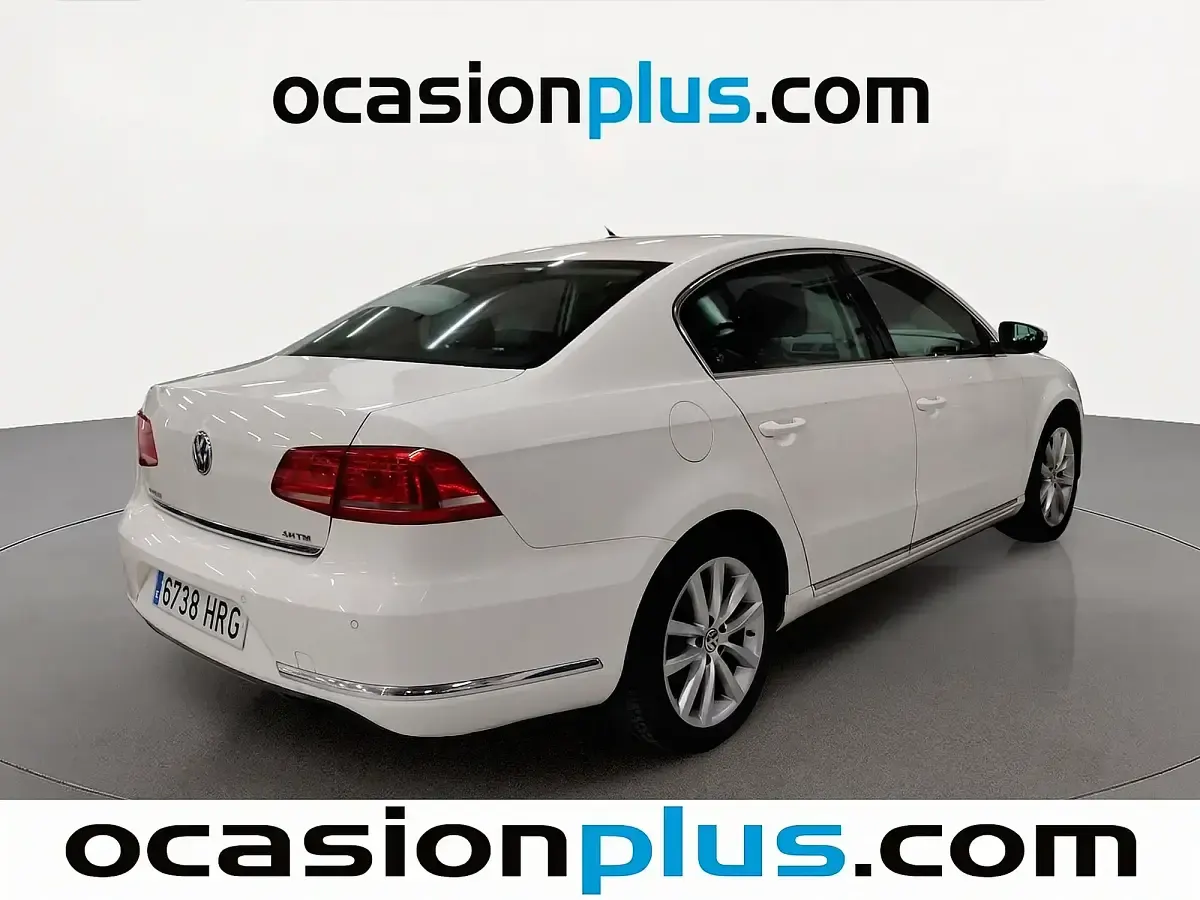 Usado VW Passat Highline 140 CV (102 kW) 2013 Blanco Berlina