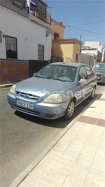 Usado Kia Rio 81 CV (59 kW) 2004 Gris / plata Berlina