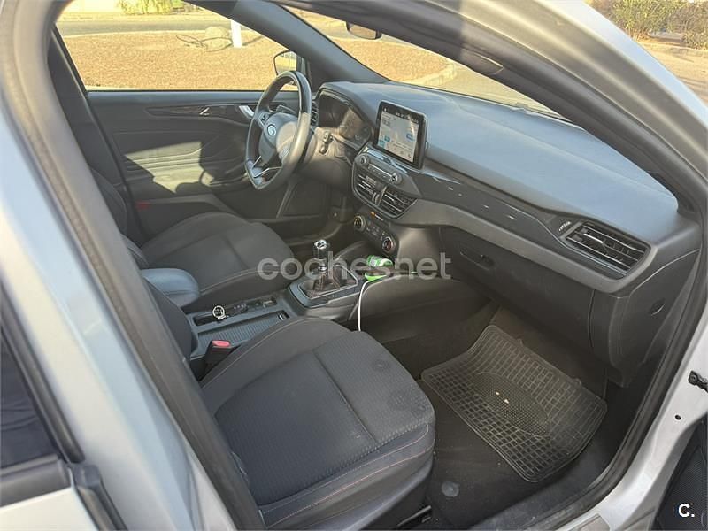 Gris / plata Usado 2019 Ford Focus ST-Line Berlina | 12.000 € (Super precio) - Imagen 1/2