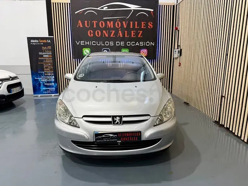 Usado Peugeot 307 110 CV (80 kW) 2002 Gris / plata Berlina