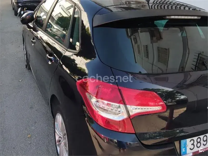 Usado Citroën C4 Live 99 CV (72 kW) 2016 Azul Berlina