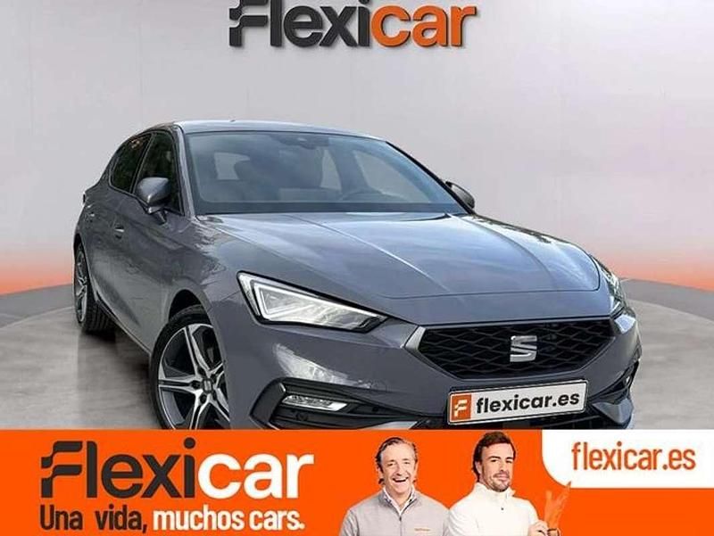 Gris Usado 2024 Seat Leon FR Utilitario | 24.790 € (Precio justo) - Imagen 1/4