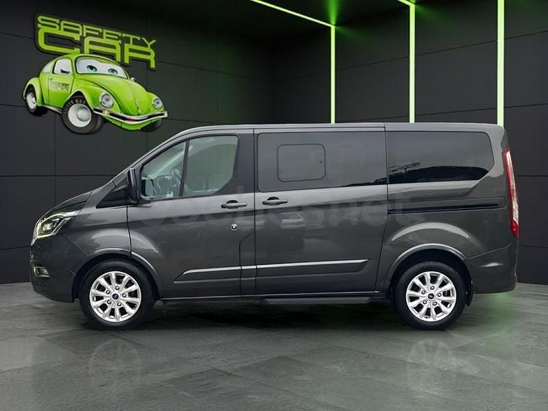 Usado Ford Tourneo Titanium 130 CV (95 kW) 2019 Gris / plata Monovolumen