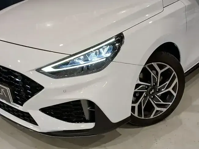 Usado Hyundai i30 N Line 96 CV (70 kW) 2025 Blanco Berlina