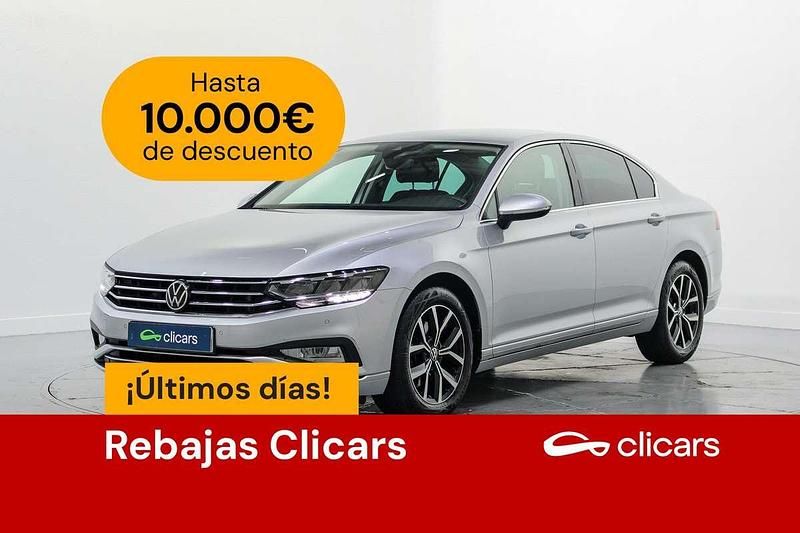 Plateado Usado 2021 VW Passat Executive Berlina | 20.890 € (Buen precio) - Imagen 1/4