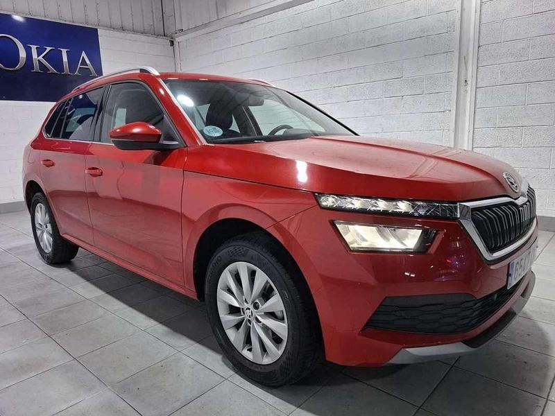 Usado Skoda Kamiq Ambition 110 CV (80 kW) 2022 Rojo SUV