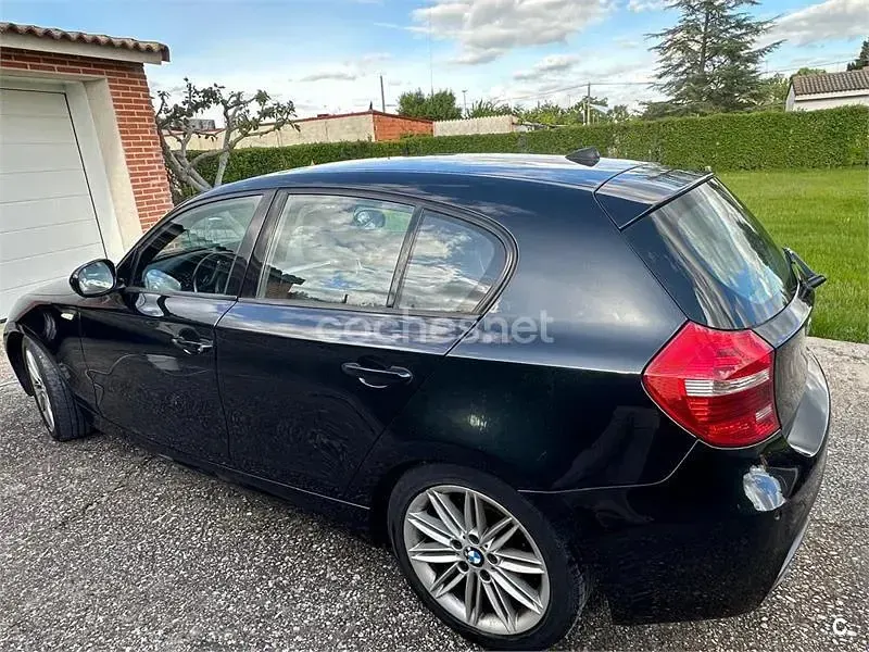 Usado BMW 118 143 CV (105 kW) 2011 Negro Utilitario