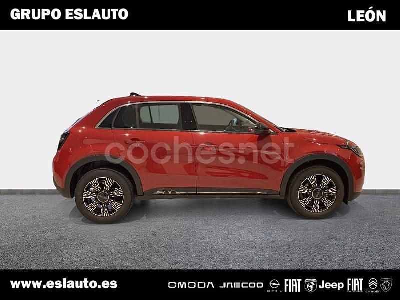 Nuevo Fiat 600 100 CV (73 kW) 2025 Rojo SUV