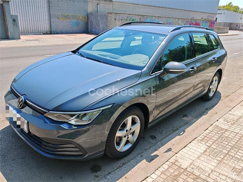 Usado VW Golf VIII Life 110 CV (80 kW) 2023 Gris / plata Familiar