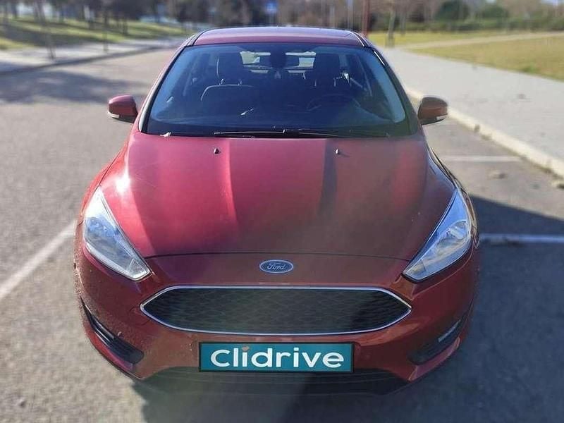 Usado Ford Focus ST-Line 125 CV (91 kW) 2016 Rojo Utilitario
