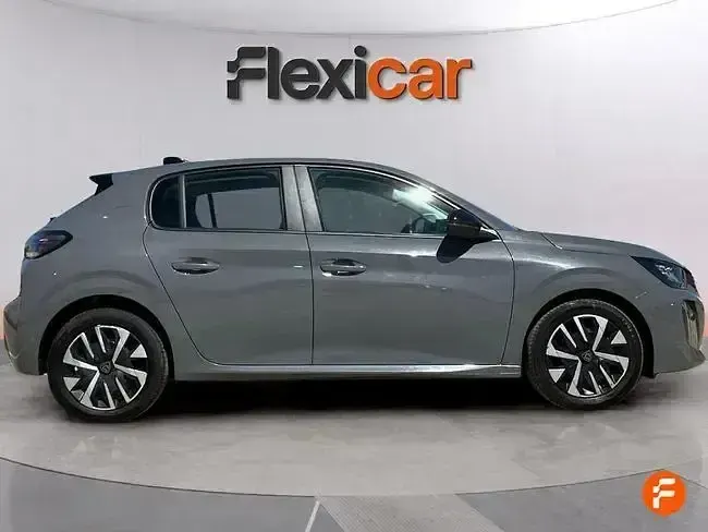 Usado Peugeot 208 Active 100 CV (73 kW) 2024 Gris Utilitario