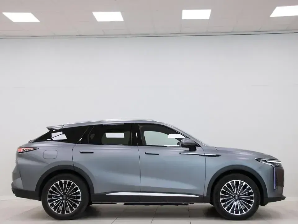 Usado Omoda 9 537 CV (394 kW) 2026 Gris SUV