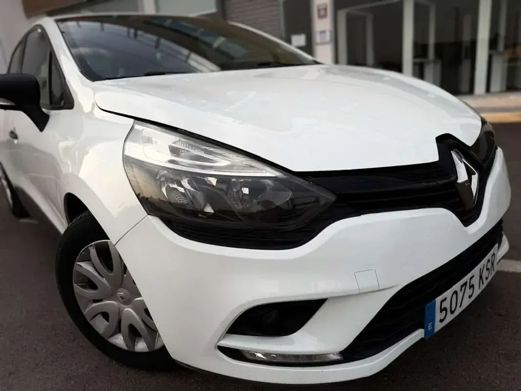 Usado Renault Clio Business 75 CV (55 kW) 2019 Blanco Utilitario