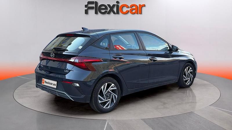 Usado Hyundai i20 84 CV (61 kW) 2024 Gris Utilitario