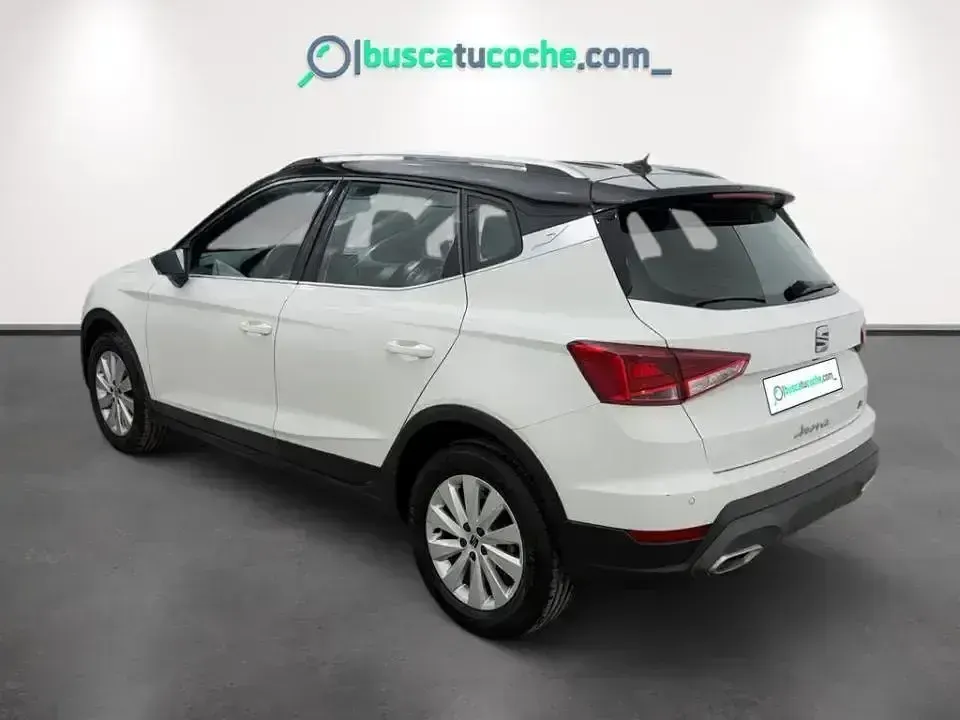 Usado Seat Arona FR 110 CV (80 kW) 2023 Blanco SUV