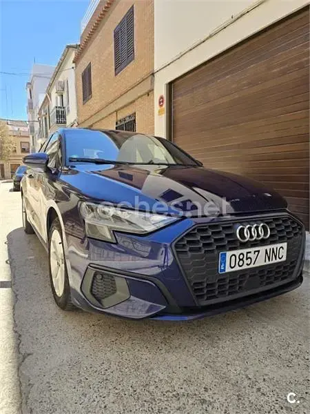 Usado Audi A3 Premium 110 CV (80 kW) 2021 Azul Berlina